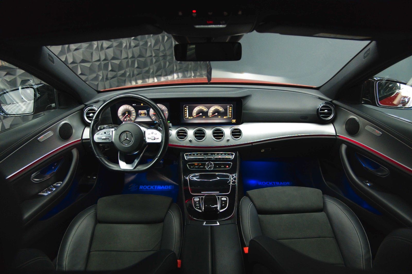 Fahrzeugabbildung Mercedes-Benz E 400d T 4Matic AMG Night-Paket ACC Widescreen