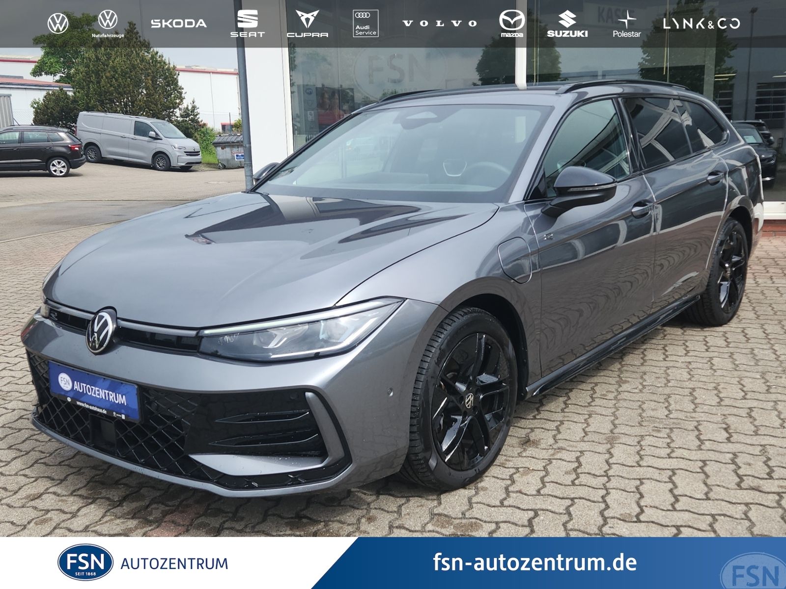 VW Passat 1.5 TSI Hybrid R-Line Matrix 360° AHK DCC