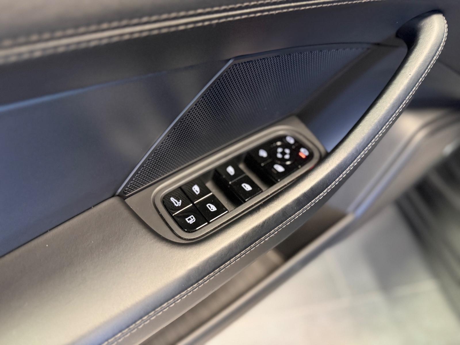Porsche Panamera 4 E-Hybrid Chrono*Pano*Kamera*Bose*
