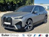 BMW iX xDrive 40 Sportpaket Pano Harman Kard.Live C. - graue BMW iX