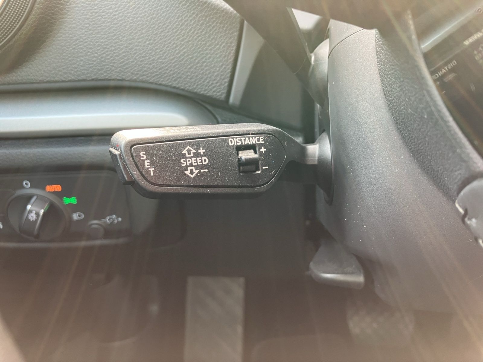Fahrzeugabbildung Audi A3 Sportback S-Line S-tronic LED Navi ACC SHZ PD
