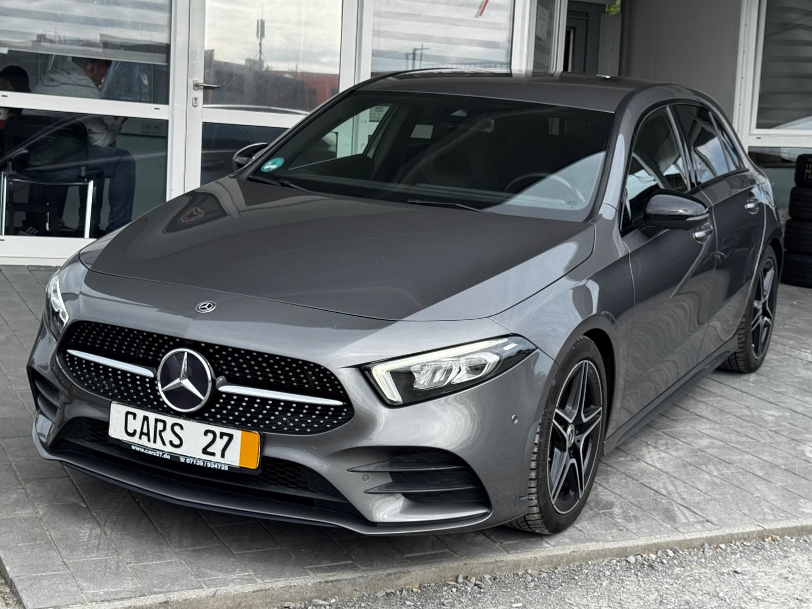 MERCEDES-BENZ A 220 AMG-LINE 360° Navi Leder Aut. Scheckheft