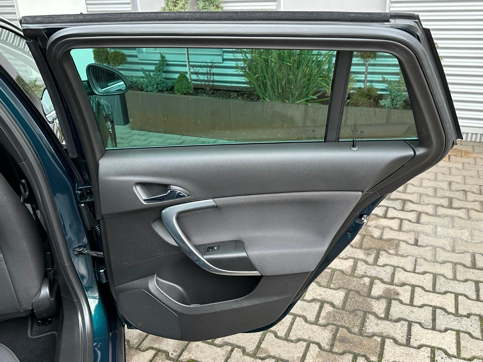 Opel Insignia Sports Tourer 2.0 Turbo 250 ch 4x4 – OPC Line – 110 926 km – Chaîne neuve – ACC – Xenon – Caméra