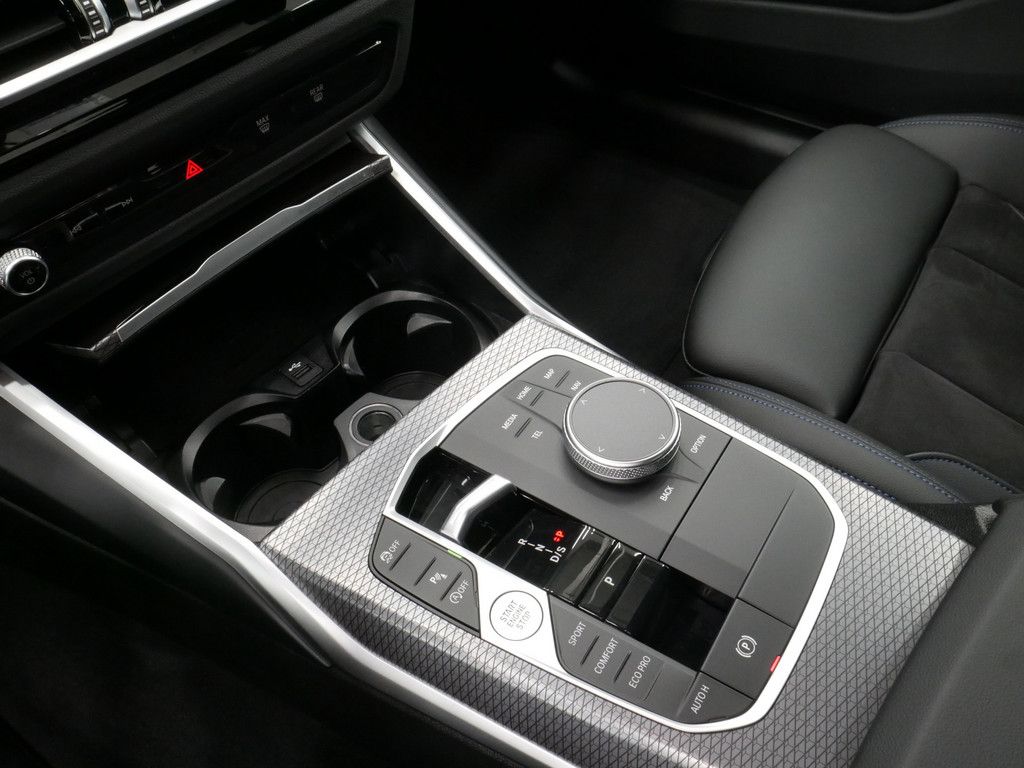 BMW 320 i xDrive M-Sport KAMERA NAVI AHK FACEL. LED foto 12