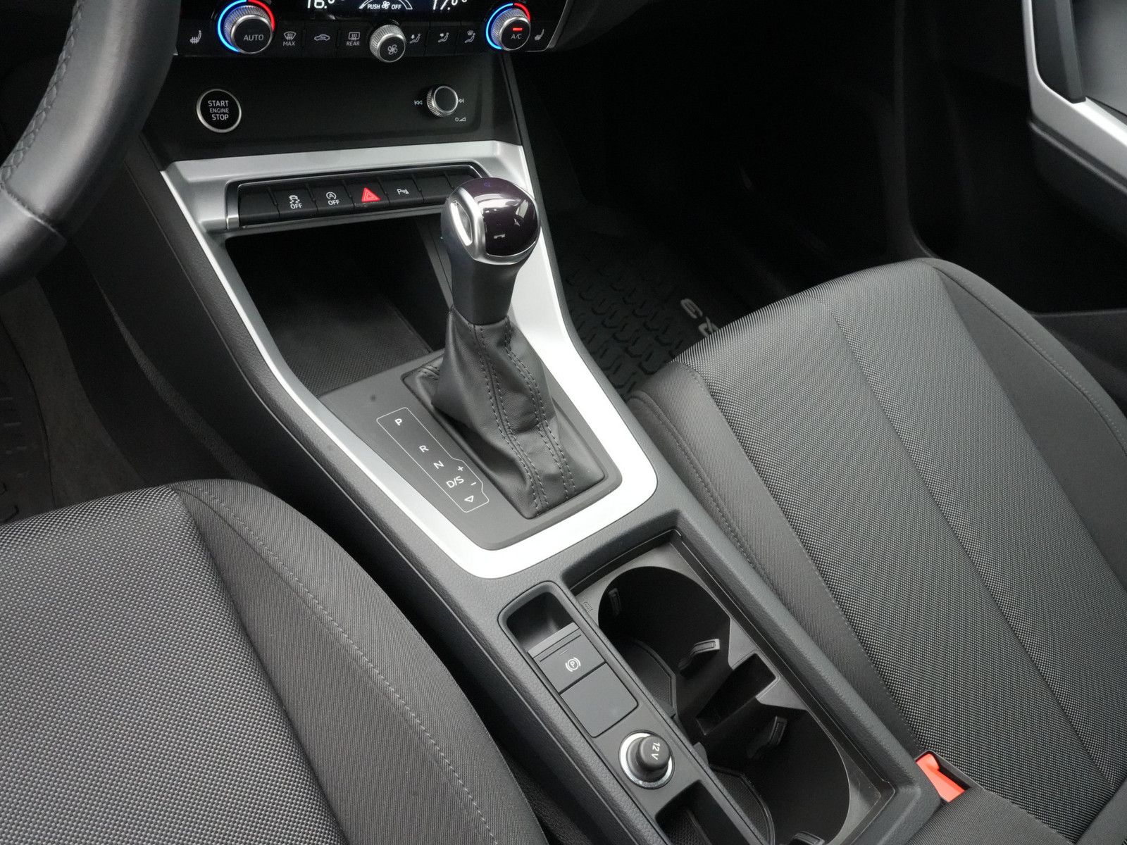 Audi Q3 40 quattro AHK NAVI 360° KAM SHZ LED PDC foto 12