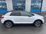Volkswagen T-Roc 1.6TDi  IQ.DRIVE LED NAV ACC SIDE LANE PDC - silberne Volkswagen T-Roc