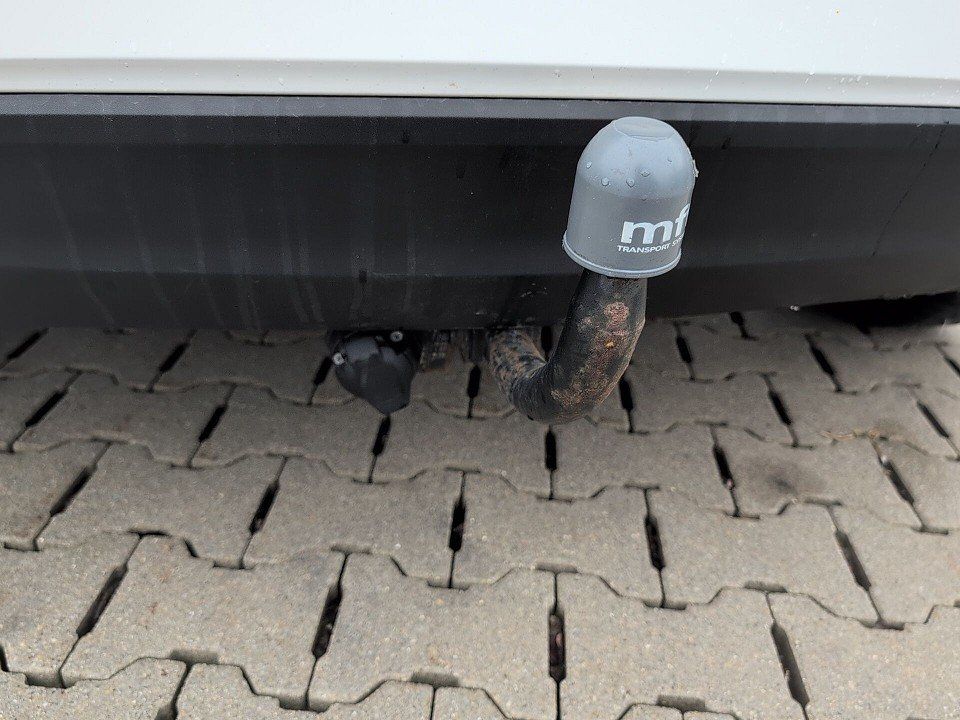 Fahrzeugabbildung Hyundai ix20 1.4 GOLD GARANTIE 1HD WENIG-KM AHK LEDER+BT