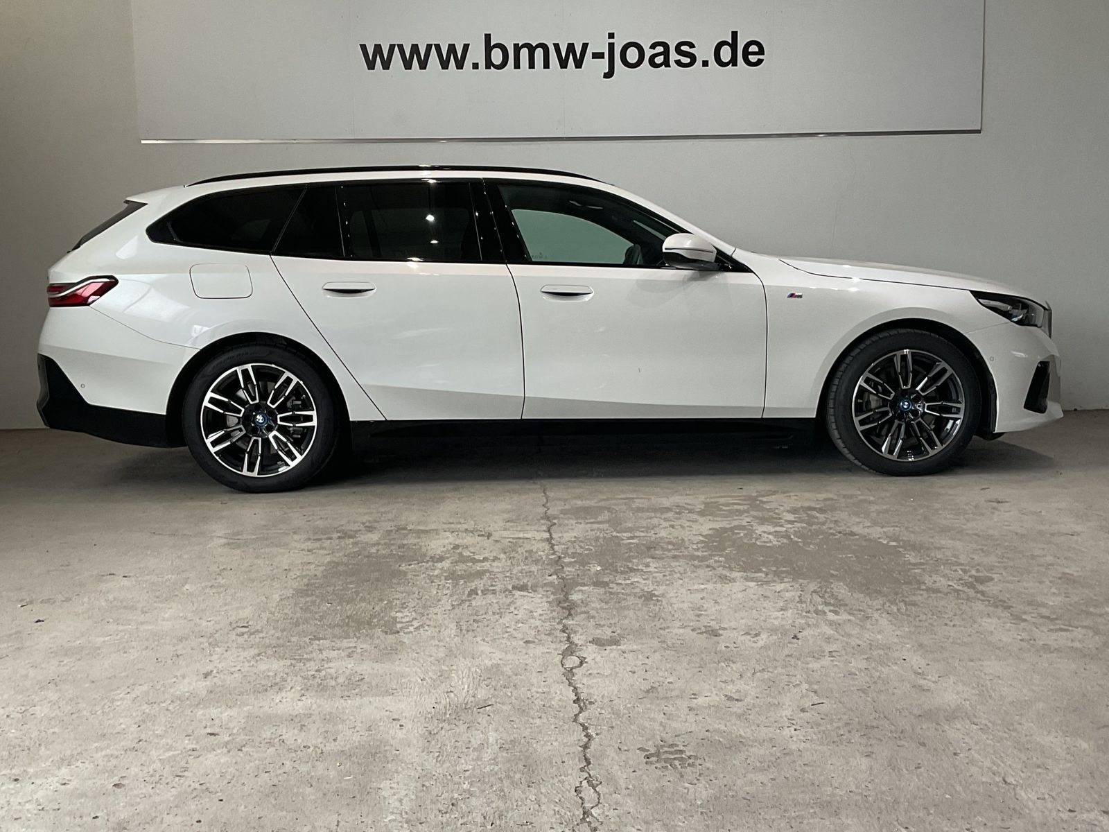 Fahrzeugabbildung BMW i5 xDrive40 Touring M Sportpaket AHK