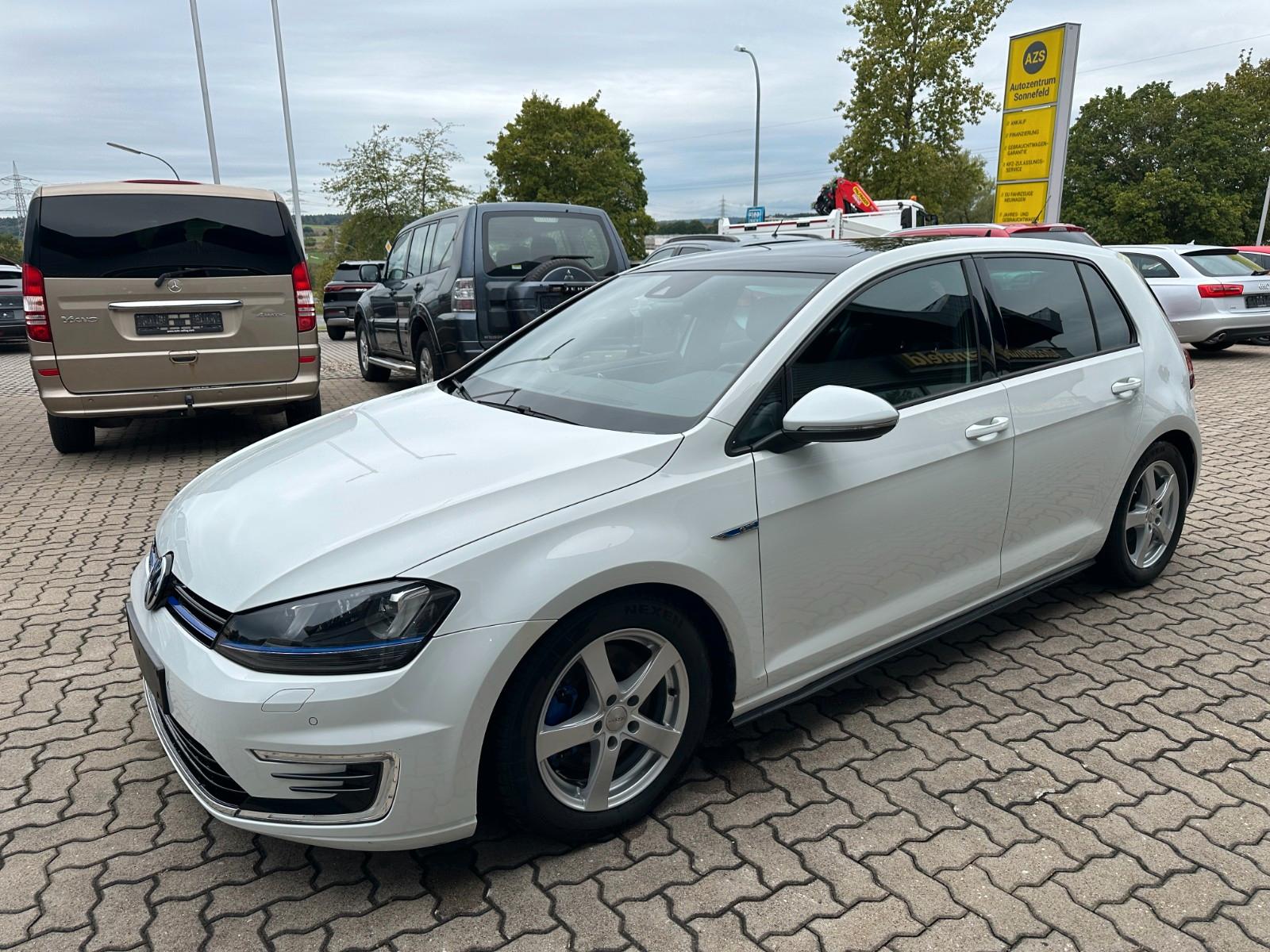 Volkswagen VW Golf VII Lim. GTE Pano Bi-Xenon Navi ACC Kame