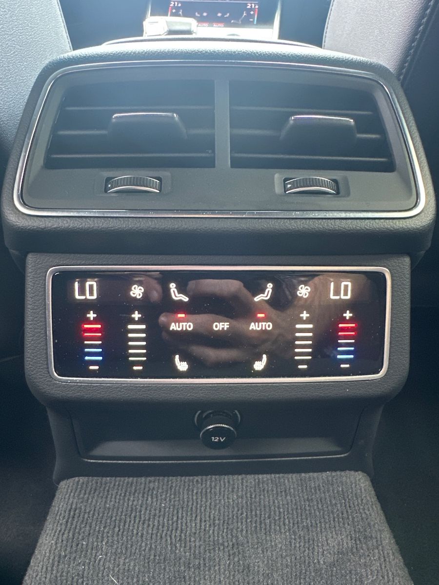 Fahrzeugabbildung Audi A6 Avant 40 TDI Qu S-Line Black NAV+LED+360°+AHK