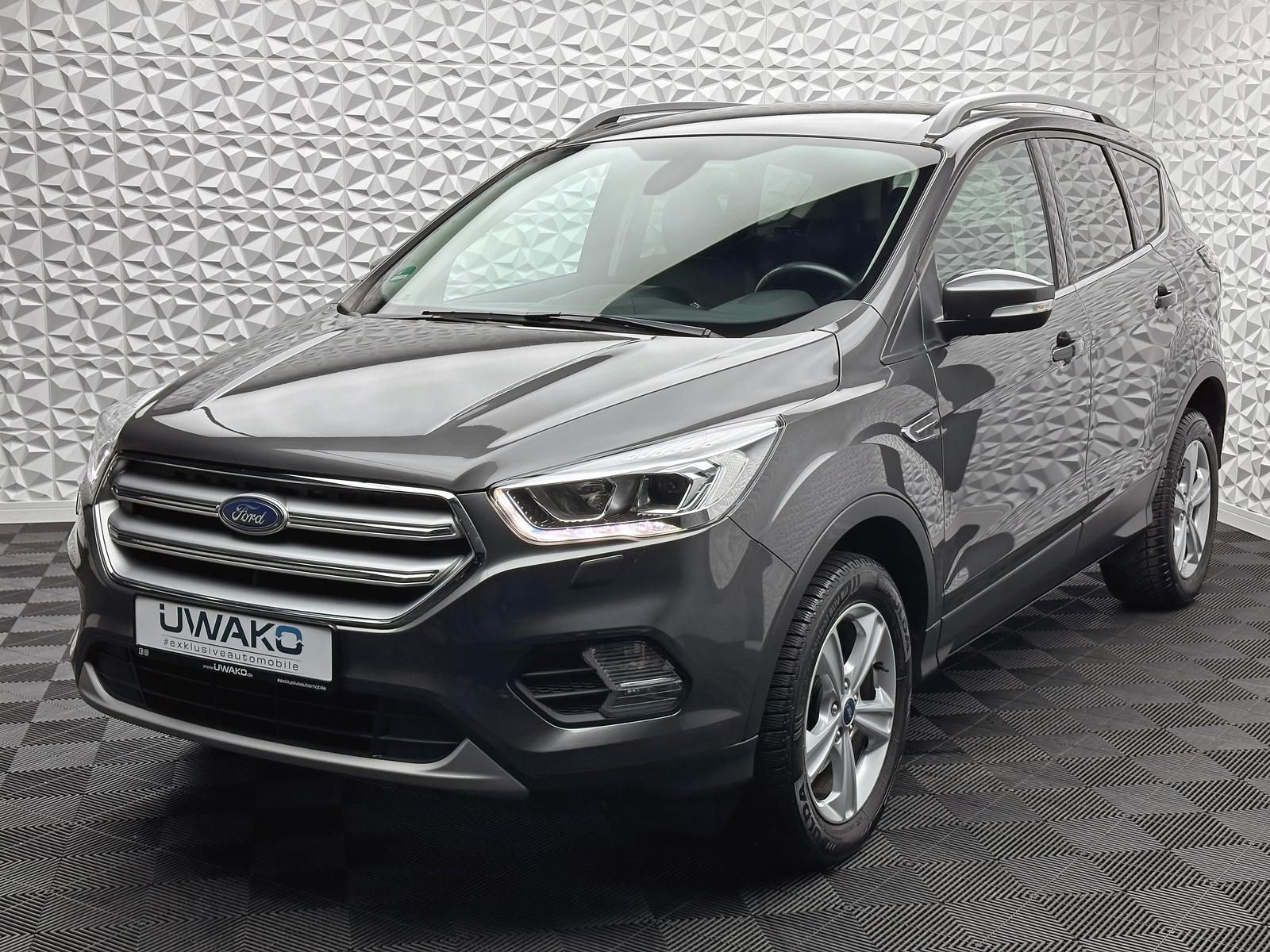 Fahrzeugabbildung Ford KUGA TITANIUM 1.5/KEYLES/LED/AMBI/NAV/SITZHZ/TSA