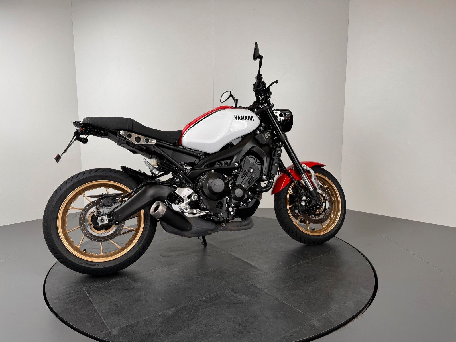 Fahrzeugabbildung Yamaha XSR 900 *1. HAND! *SEHR GEPFLEGT *TOP-ZUSTAND