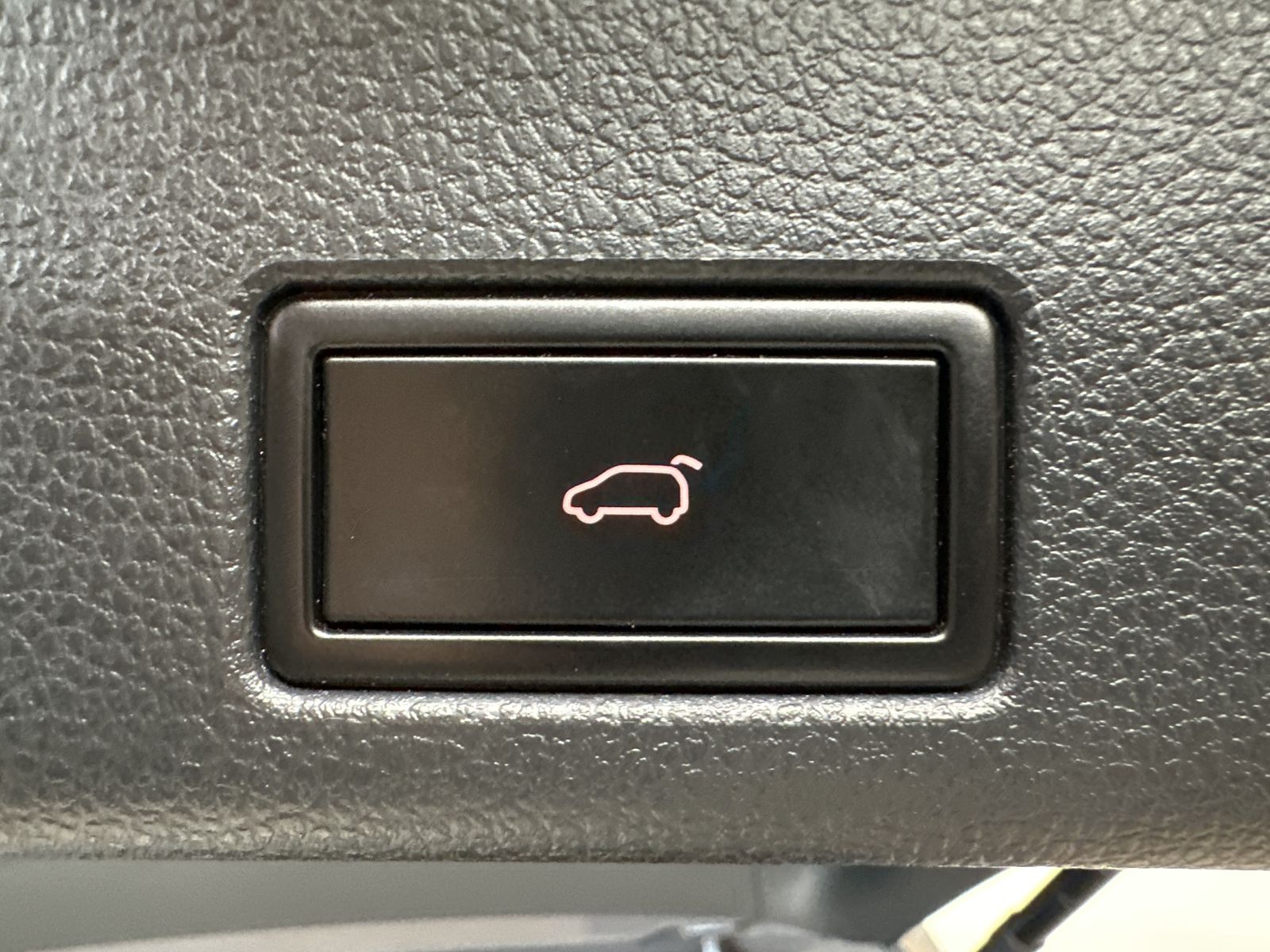 Fahrzeugabbildung Volkswagen Sharan 1.4 TSI DSG HL 7-Sitzer NAV+XEN+AHK+PANO