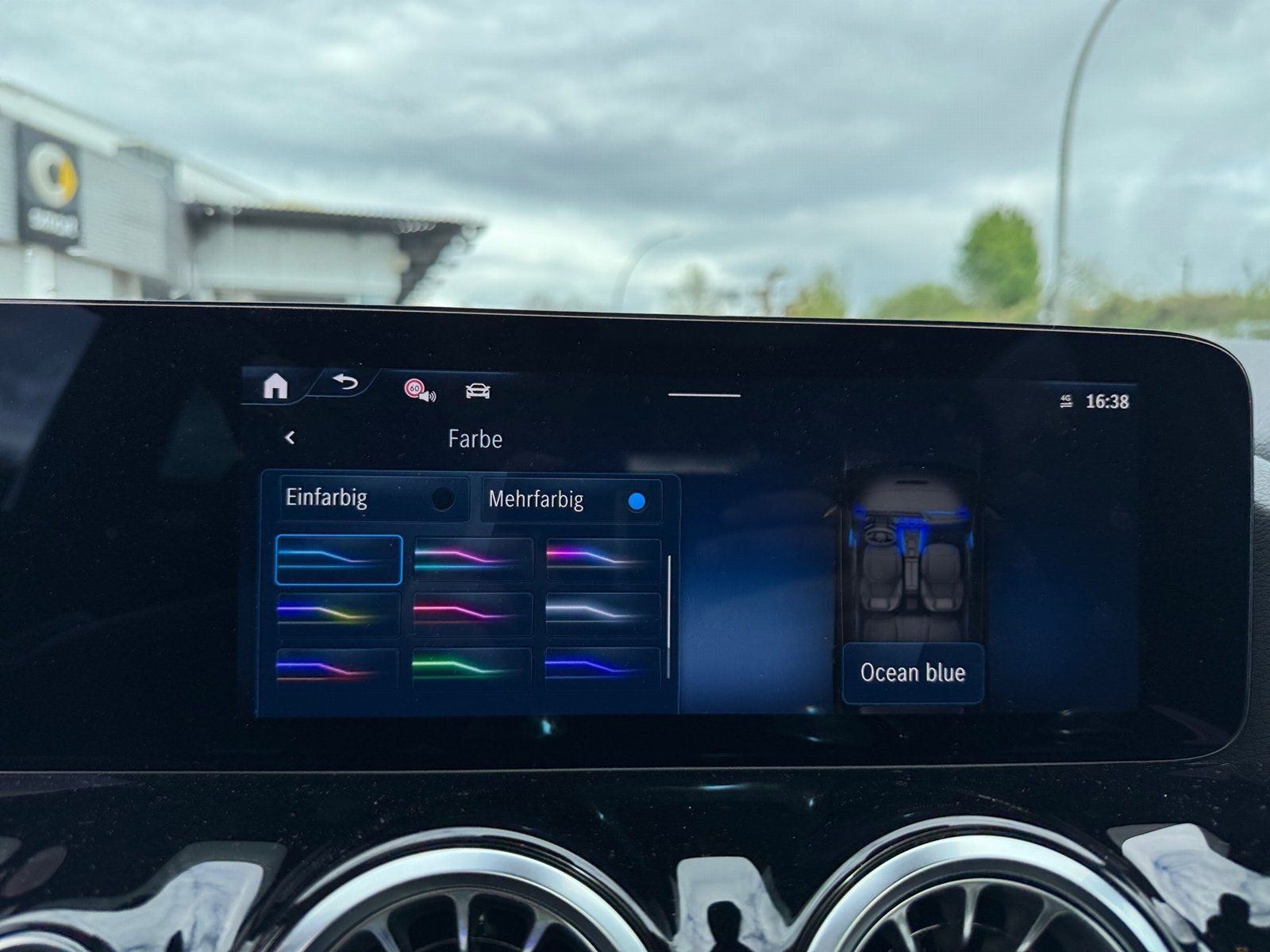 Fahrzeugabbildung Mercedes-Benz GLA 200 AMG Prem Plus*Pano*HUD*Multibeam*Totwink