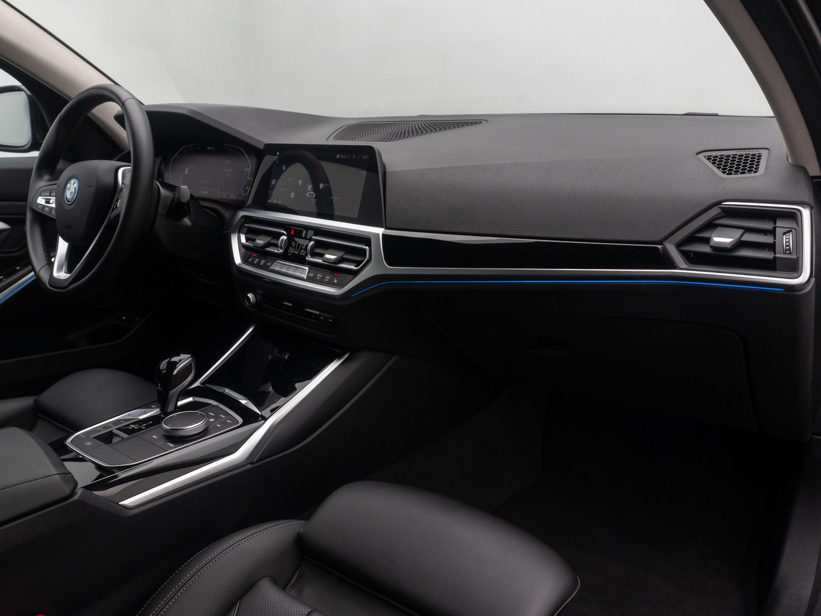 Fahrzeugabbildung BMW 320e xD Sport Line Kamera DAB Laser AHK Komfort