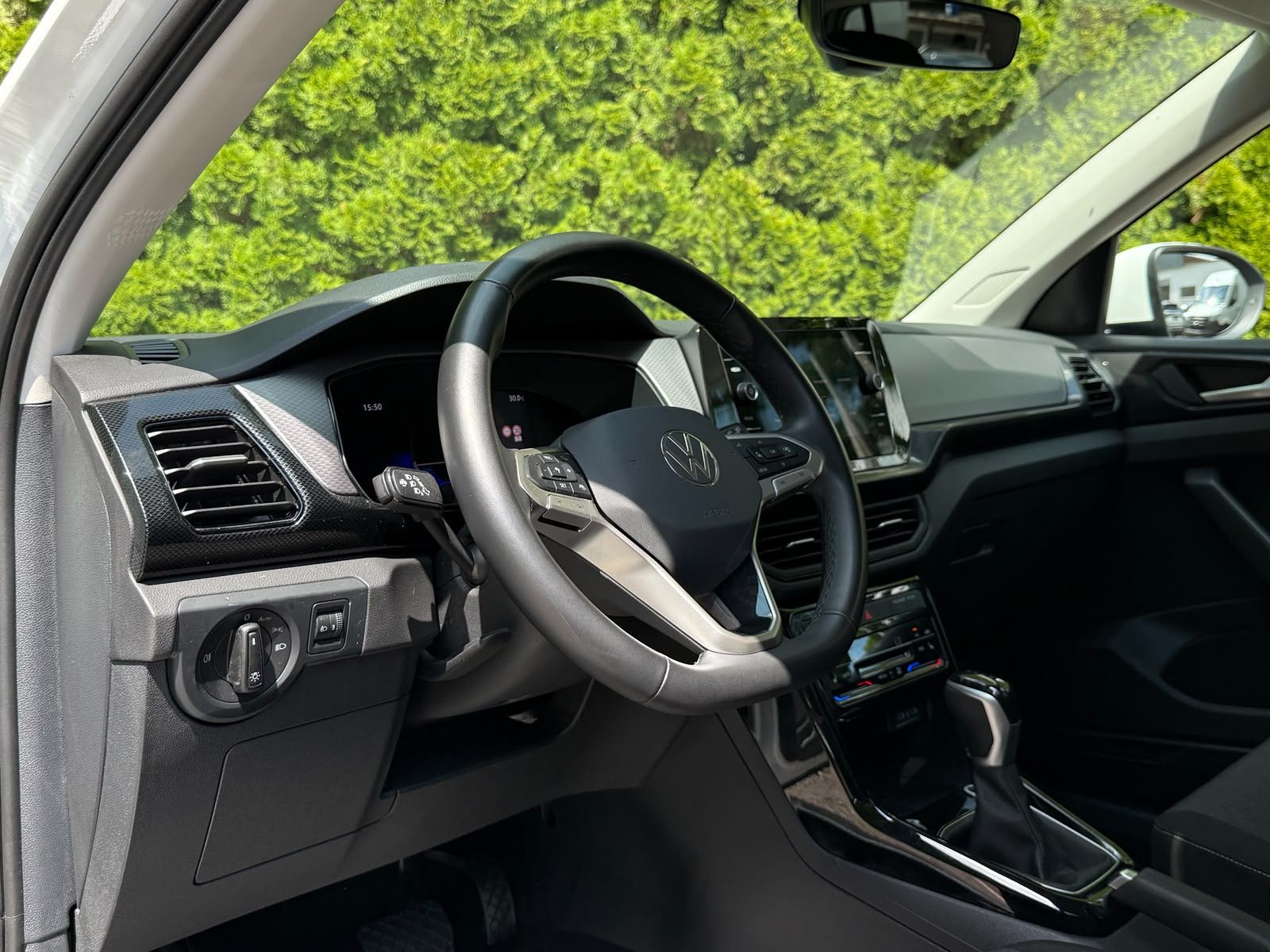 Fahrzeugabbildung Volkswagen T-Cross 1.0 TSI DSG Life LED+KAM+ACC+CARPL+SHZ+