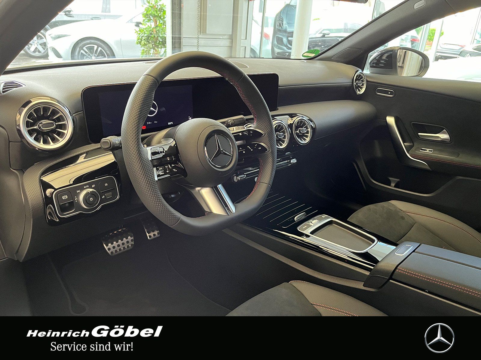 Fahrzeugabbildung Mercedes-Benz A 200 AMG+MBUX+NAVI-PREMIUM+KAMERA+AMBIENTE+LED+