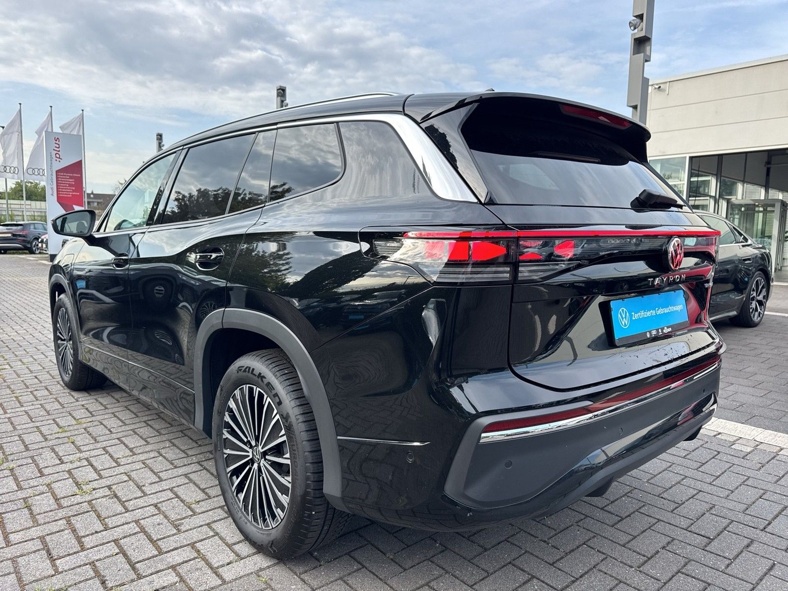 Volkswagen Tayron 1.5 TSI e-Hybrid Elegance Matrix 360°AHK foto 2