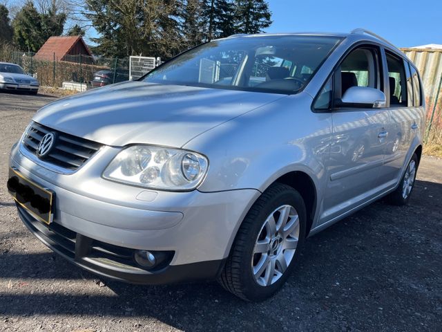 Volkswagen Touran Highline Automatik AHK Navi Klima SHZ