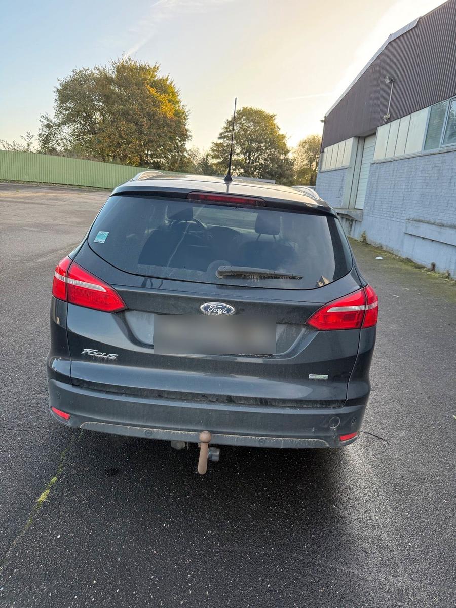Ford Focus 2015 — interior