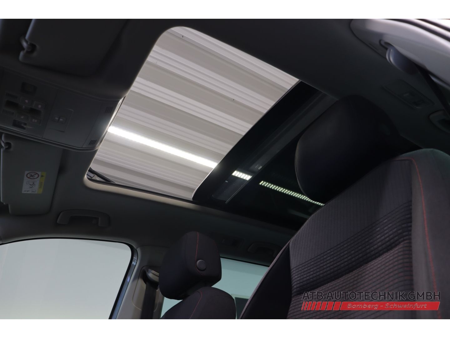 Fahrzeugabbildung Volkswagen Tiguan 2.0 TDI SCR Sound BMT Start-Stopp 4Motion