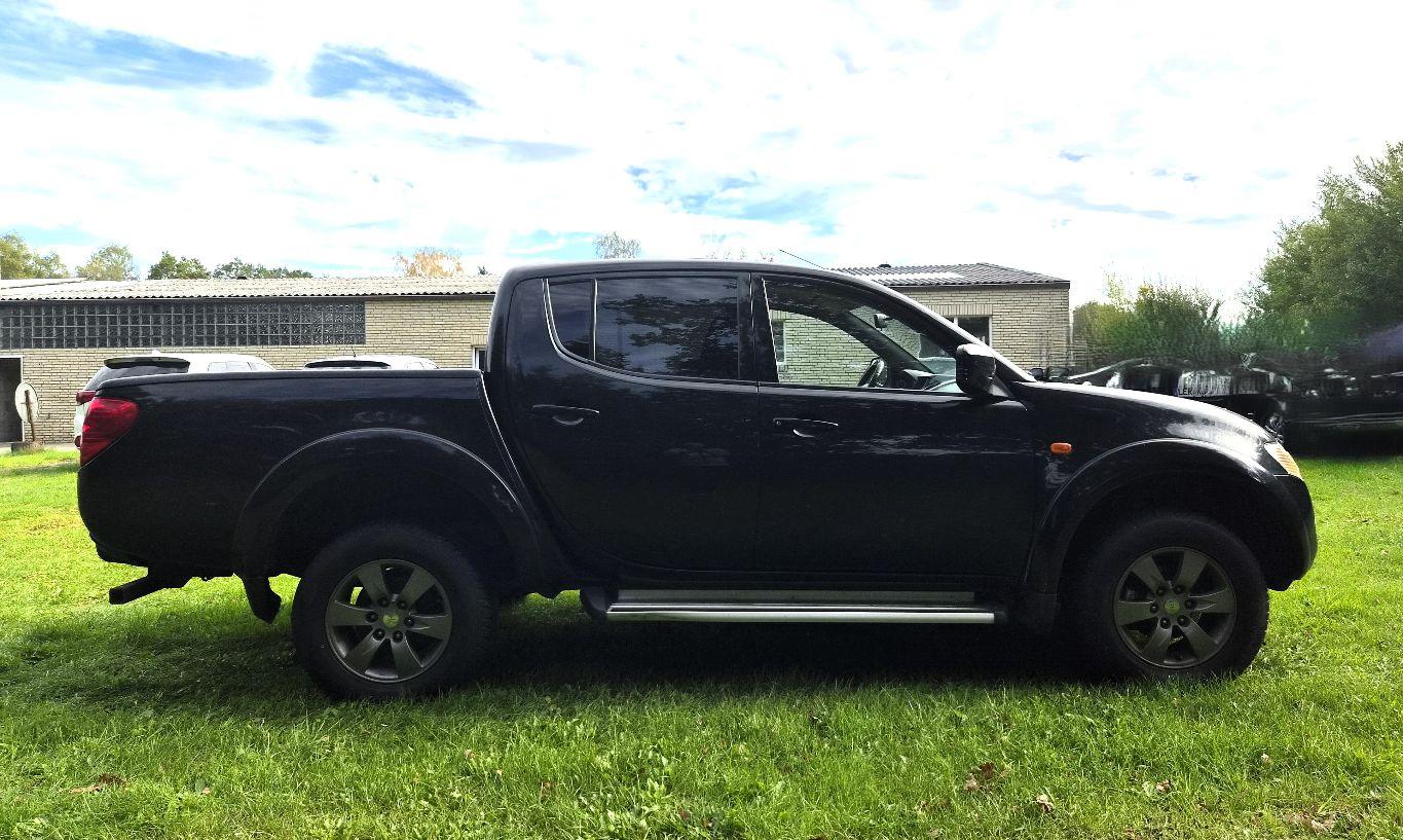 MITSUBISHI L200 2.5 DI-4WD CLIM ATTELAGE | 136 ch | 4X4 | BVM | VOLANT EN CUIR