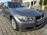 BMW 320 Baureihe 3 Touring 320d xDrive/Pano/Navi - BMW 320 aus 2011: Kombi, 320d