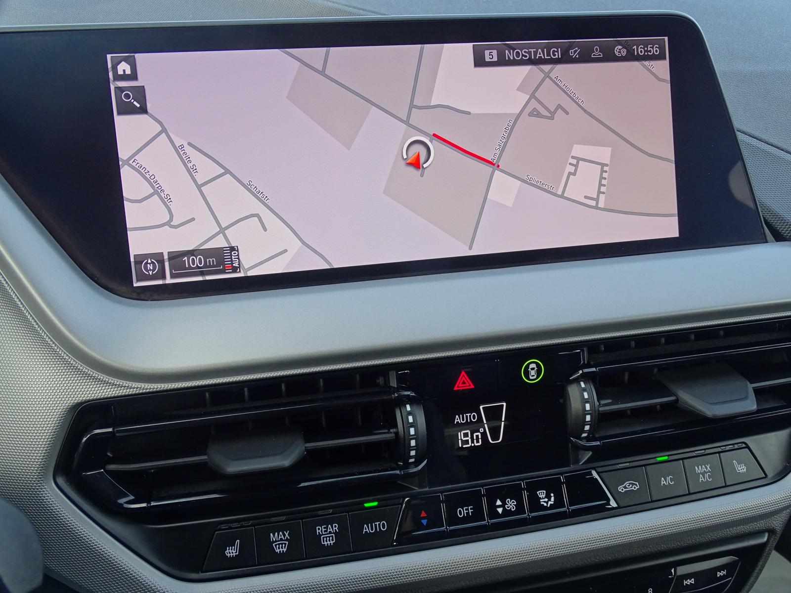 BMW 118i Advantage*STEPTRONIC*LED*NAVI*SHZG*PDC*DAB*