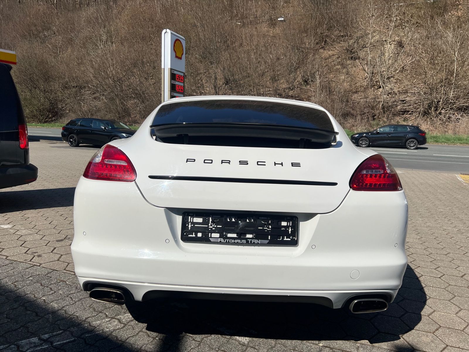 Fahrzeugabbildung Porsche Panamera Diesel * Carraraweiß * SCHIEBEDACH*