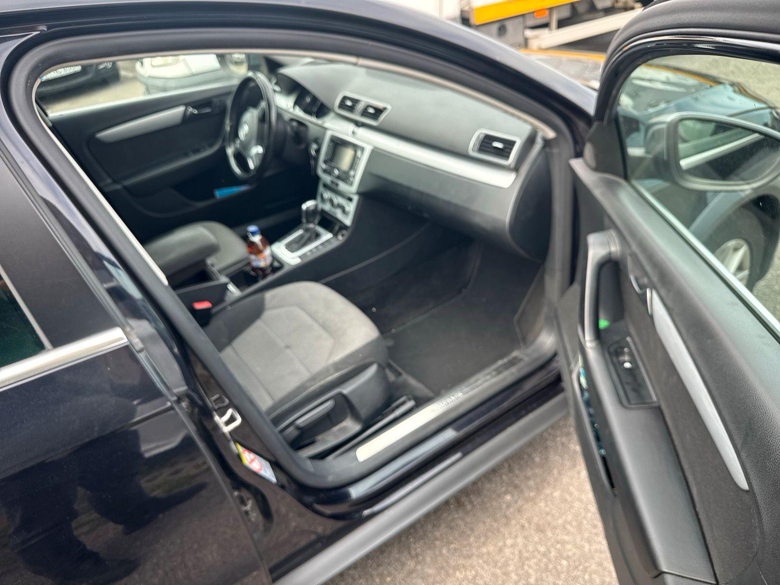 Volkswagen Passat 2012 — photo 7