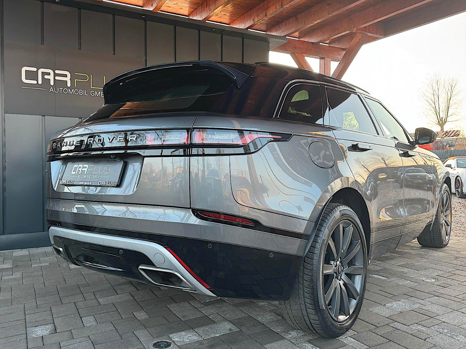 Fahrzeugabbildung Land Rover Range Rover Velar 3.0 R-Dynamic SE *Pano*LED*DAB