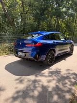 BMW X4 M COMPETITION - blaue BMW X4 M