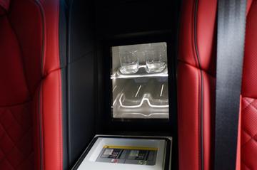 2025 AUDI S8 — миниатюра 16