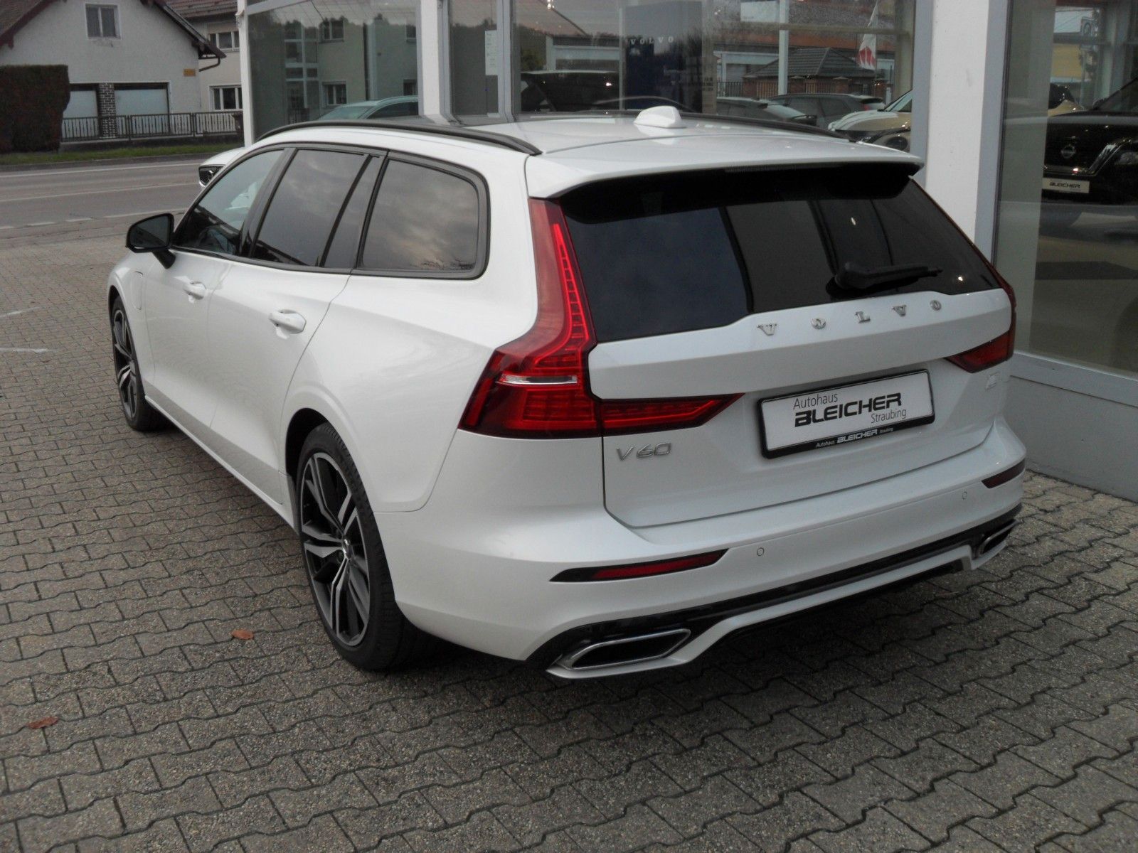 Fahrzeugabbildung Volvo V60 T8 R Design | AWD