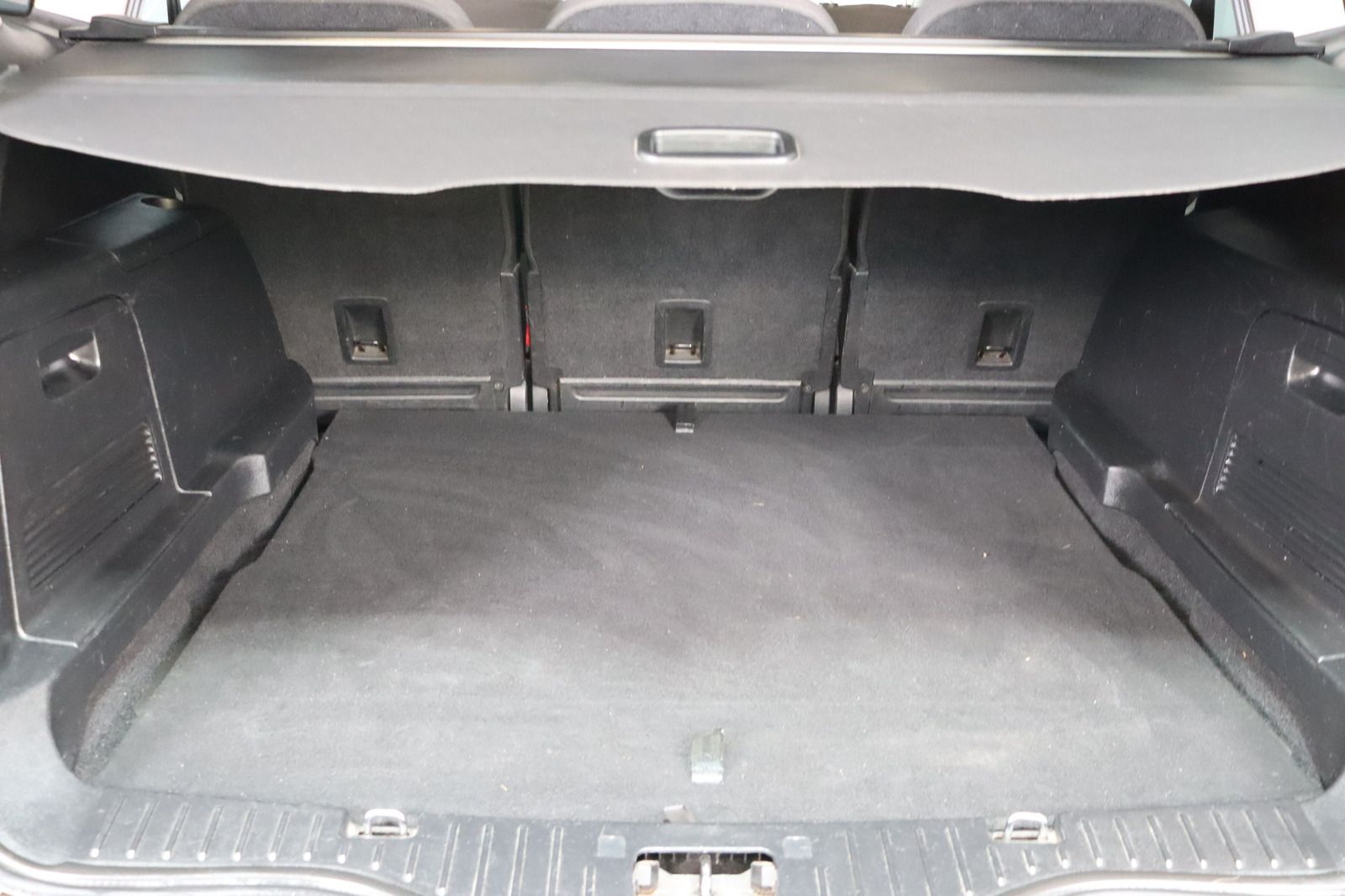 Fahrzeugabbildung Ford S-MAX 2.0 TDCi Sitzhzg./-lüftung * PDC * Tempom.