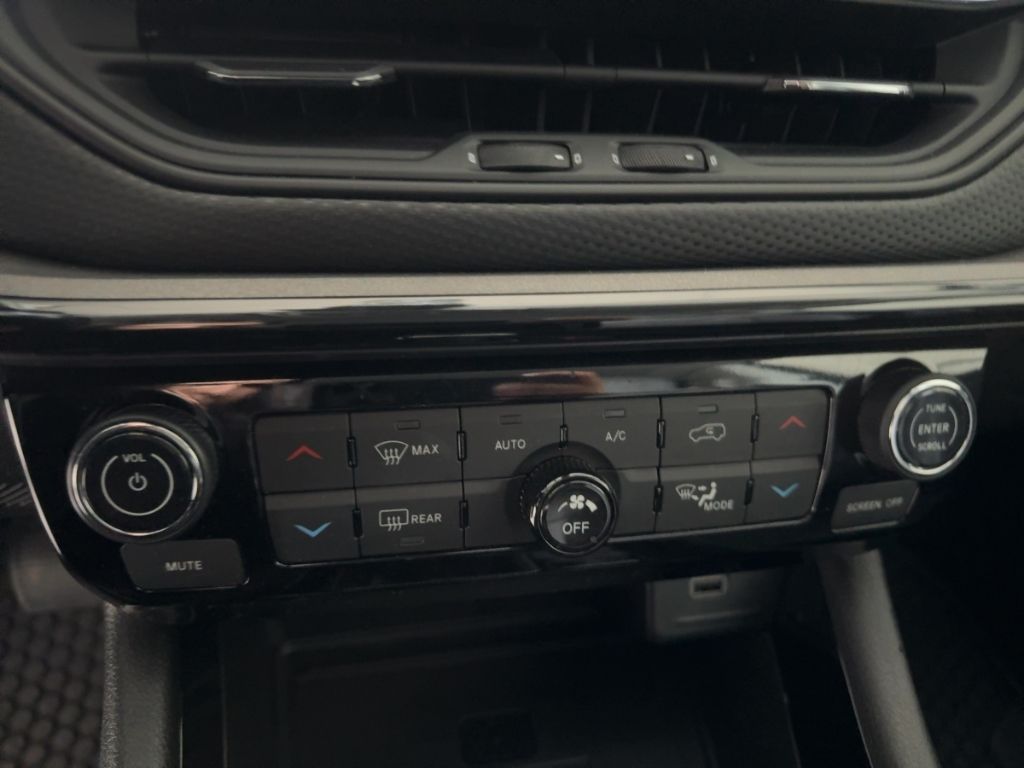Fahrzeugabbildung Jeep Compass AUTOMATIK ALLWETTER  RÜCKFAHRK.
