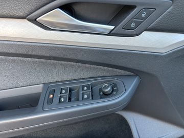 Volkswagen Golf - 11