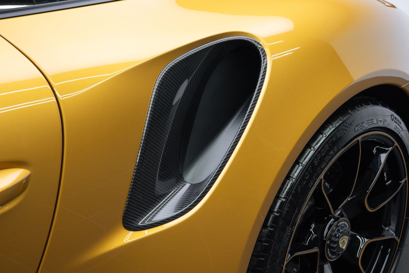 Fahrzeugabbildung Porsche 991.2 Turbo S Exclusive Series LIFT/CARBON/DTFZG