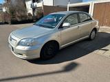 Toyota Avensis - gebrauchte Toyota Avensis aus dem Jahr 2003