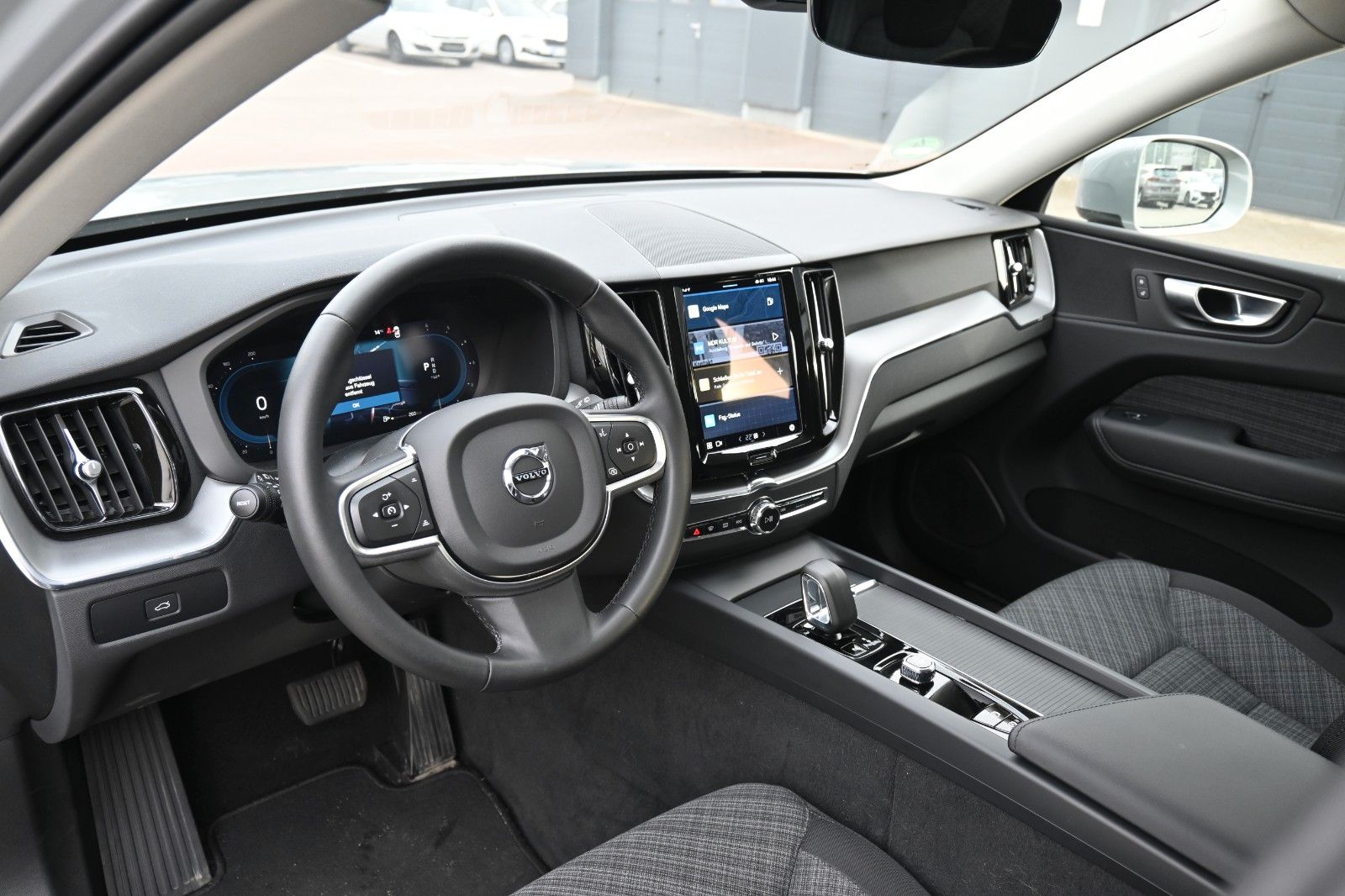 Fahrzeugabbildung Volvo XC60 B4 D FWD Core*RFK*el.Heckkl*GoogleMaps*AHK