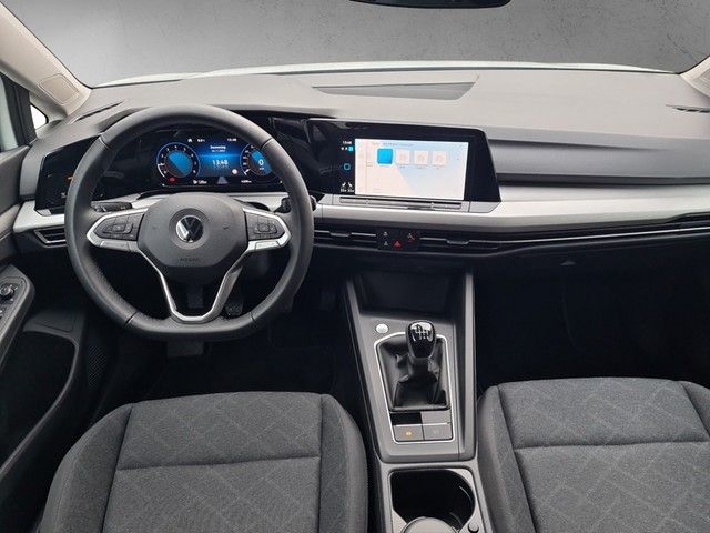 Fahrzeugabbildung Volkswagen Golf VIII Variant TSI Life LED Navi Climatronic