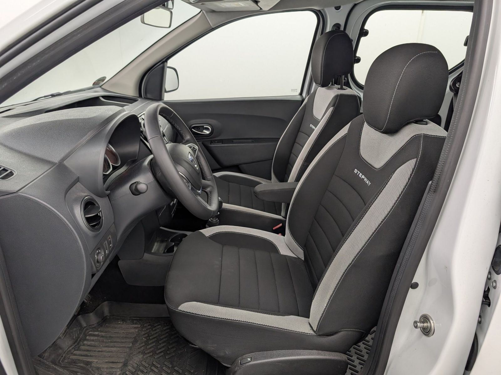DACIA Dokker  Stepway Plus TCe 130 Navi AHK Kamera – Bild 8