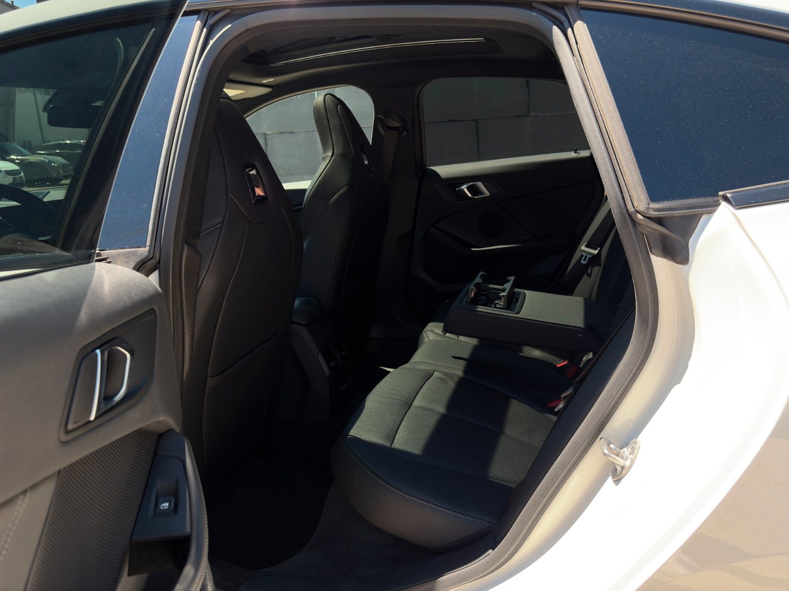 Fahrzeugabbildung BMW 218i Gran Coupe M Sport Shadow Pano HiFi KZG LHZ