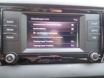 Bild 16 Skoda Karoq Ambition 1.0 TSI PDC SR WR AHK SML BT DAB