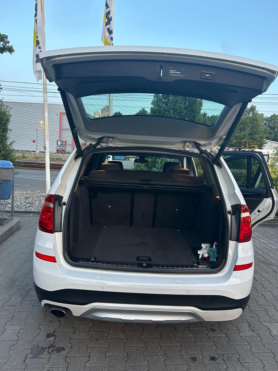 BMW X3 xDrive20i xLine AT Auto.Panorama