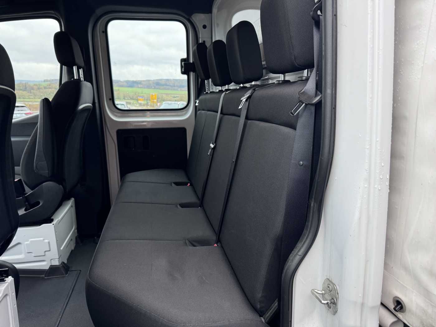 Fahrzeugabbildung Mercedes-Benz Sprinter 215 CDI DoKa 9G Klima AHK Tempomat SHZ