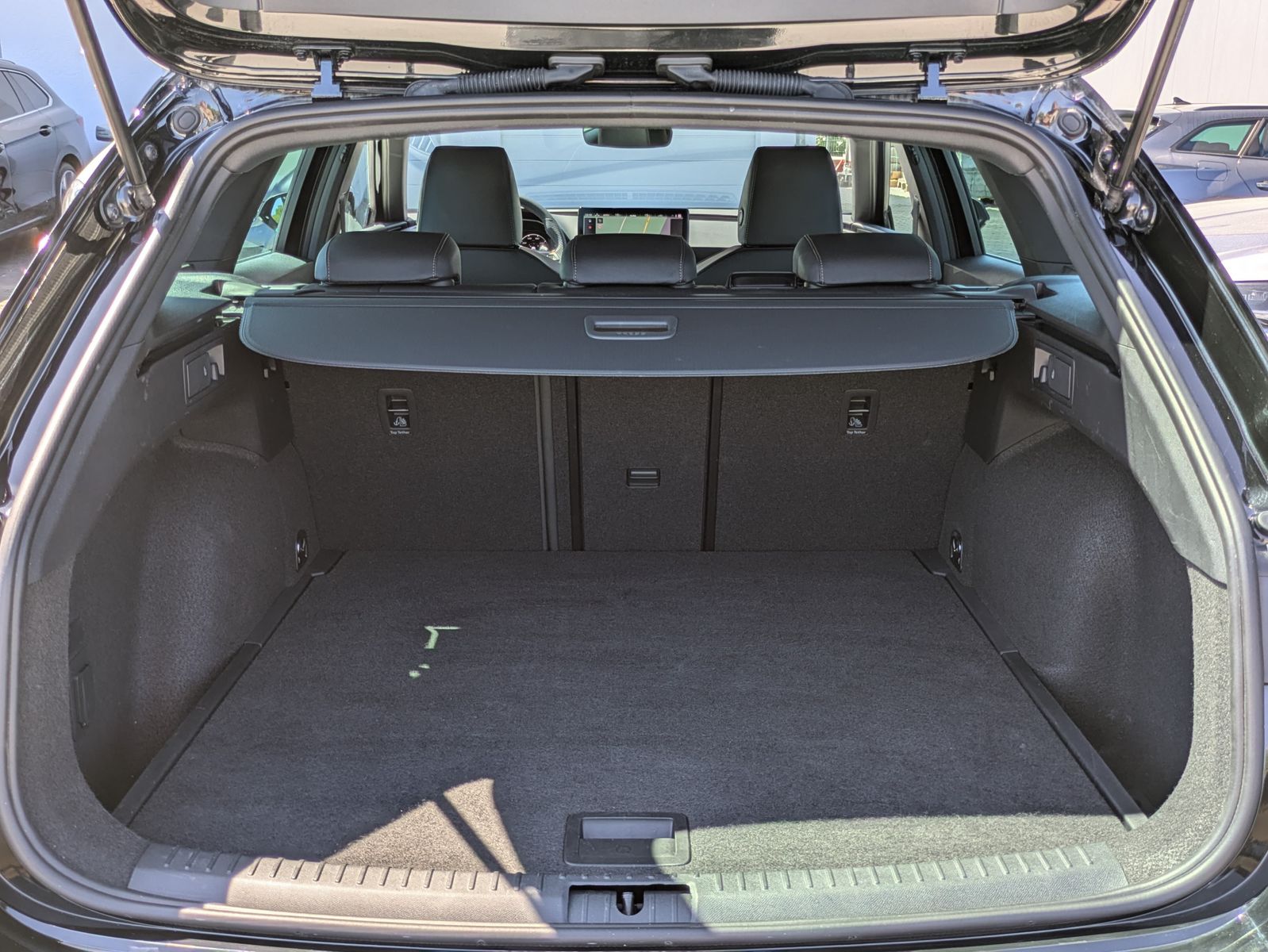 Fahrzeugabbildung CUPRA Leon 1.5 eTSI DSG MATRIX-LED*ACC*APP*KAMERA*18"