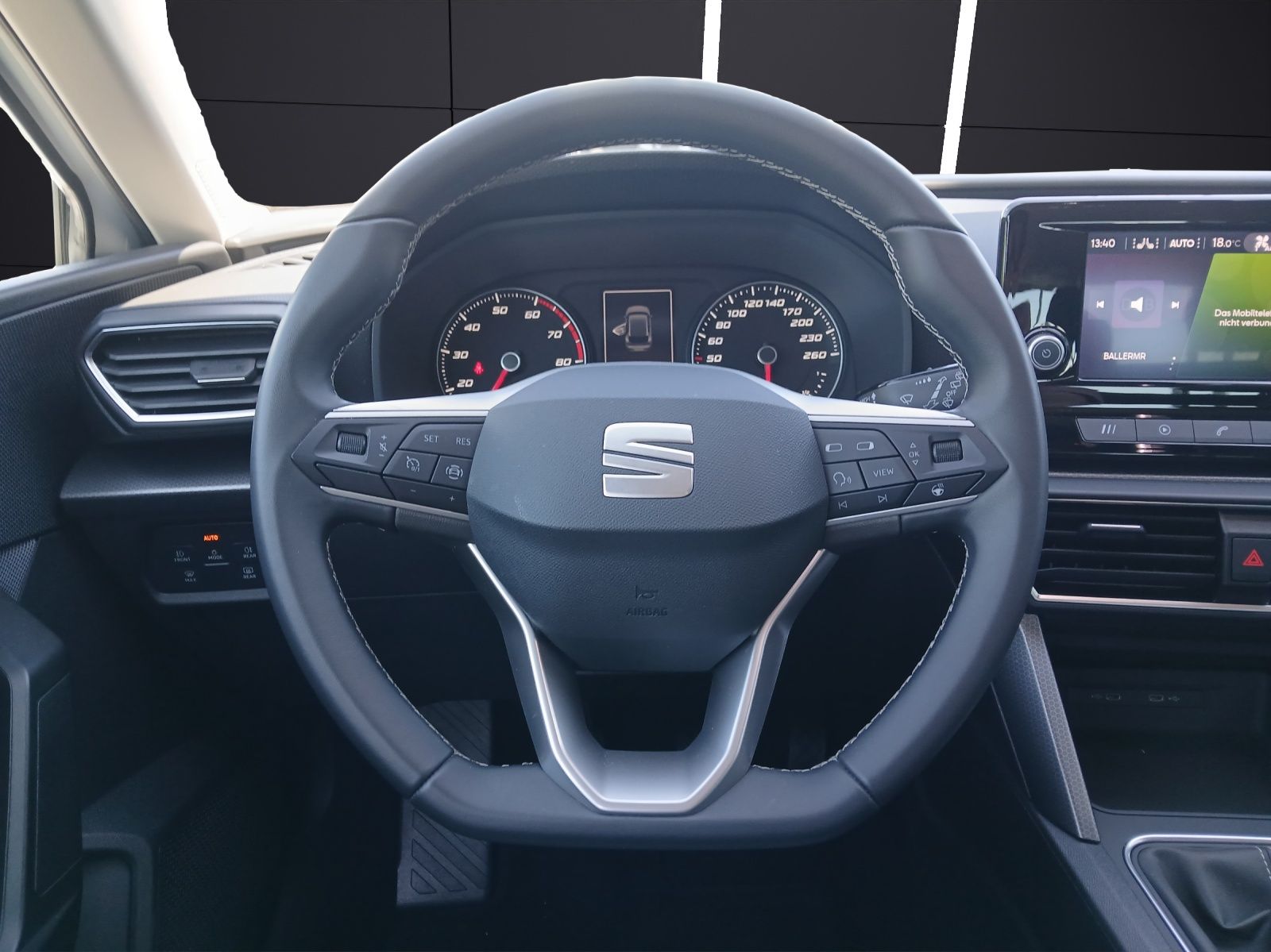 Fahrzeugabbildung SEAT Leon 1.0 TSI Style LED Climatronic GRA PDC SH LM