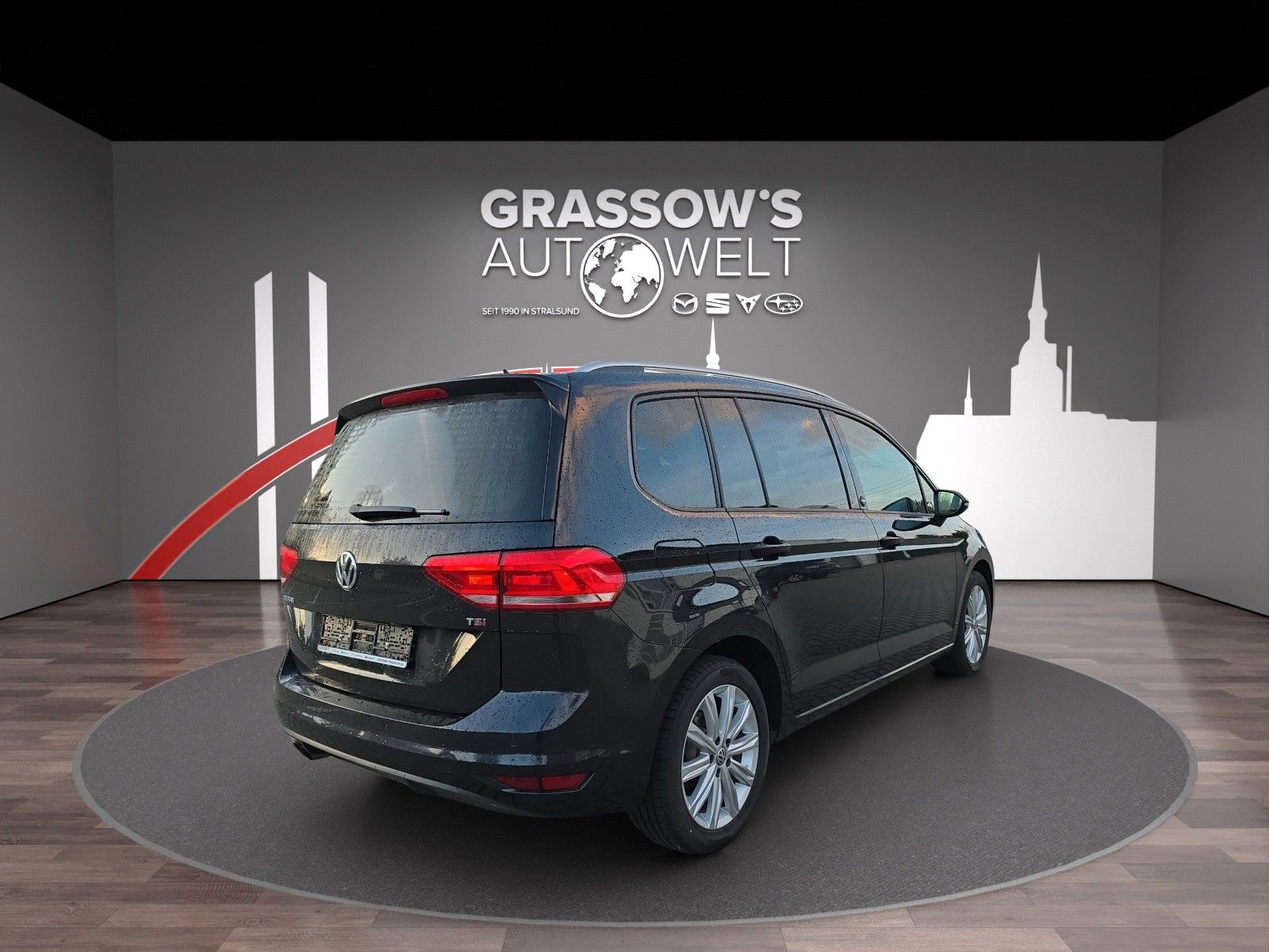 Fahrzeugabbildung Volkswagen Touran 1.4 TSI DSG  LED/NAVI/SHZ/ACC/PDC/PANO