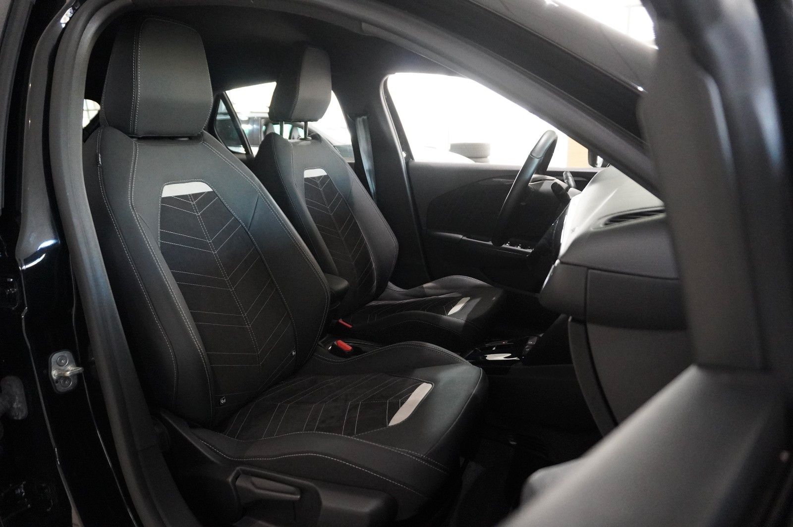 Fahrzeugabbildung Opel Corsa-e F GS SPORT 3-PHASIG NAVI/LED/KAMERA/VIRT